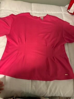 Anne Klein Hot Pink Short Sleeve Crewneck Top